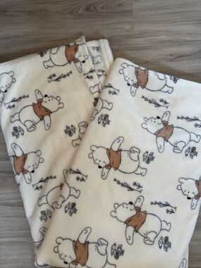 Disney Cream Winnie the Pooh Plush Throw Blanket